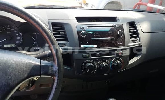 Sayi Na hannu Toyota Hilux White Mota in Port Gentil a Ogooué-Maritime Sayi Na hannu Toyota Hilux White Mota in Port Gentil a Ogooué-Maritime