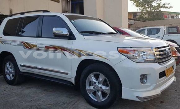 Acheter Occasion Voiture Toyota Land Cruiser Blanc à Libreville au Estuaire Acheter Occasion Voiture Toyota Land Cruiser Blanc à Libreville au Estuaire