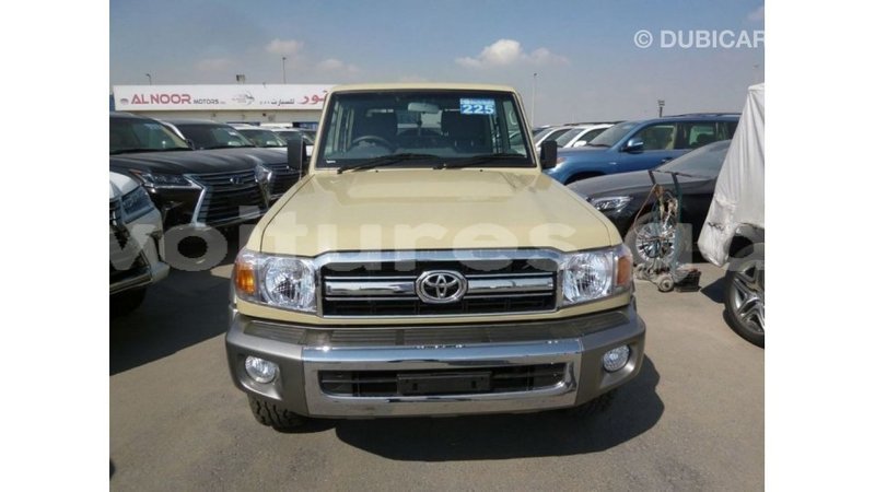 Big with watermark toyota land cruiser estuary import dubai 5620