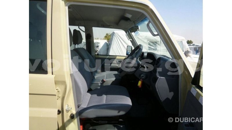 Big with watermark toyota land cruiser estuaire import dubai 5620