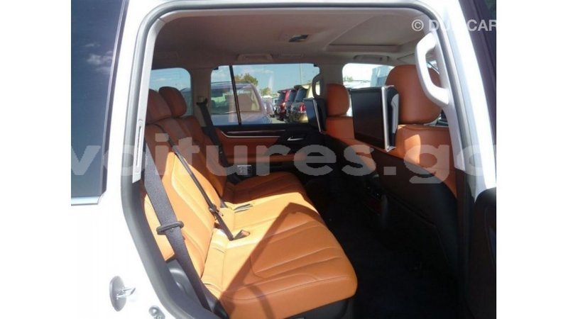 Big with watermark lexus lx estuary import dubai 5621