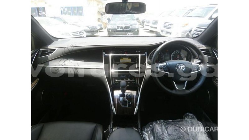 Big with watermark toyota harrier estuary import dubai 5622