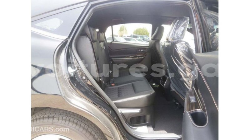 Big with watermark toyota harrier estuary import dubai 5622