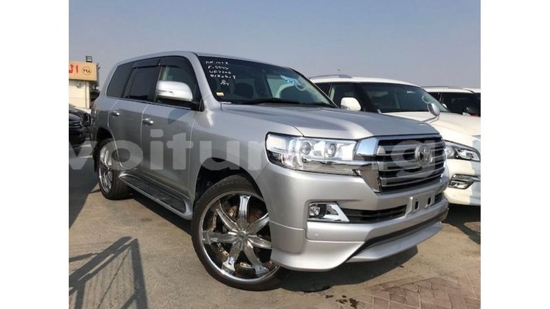 Big with watermark toyota land cruiser estuary import dubai 5628
