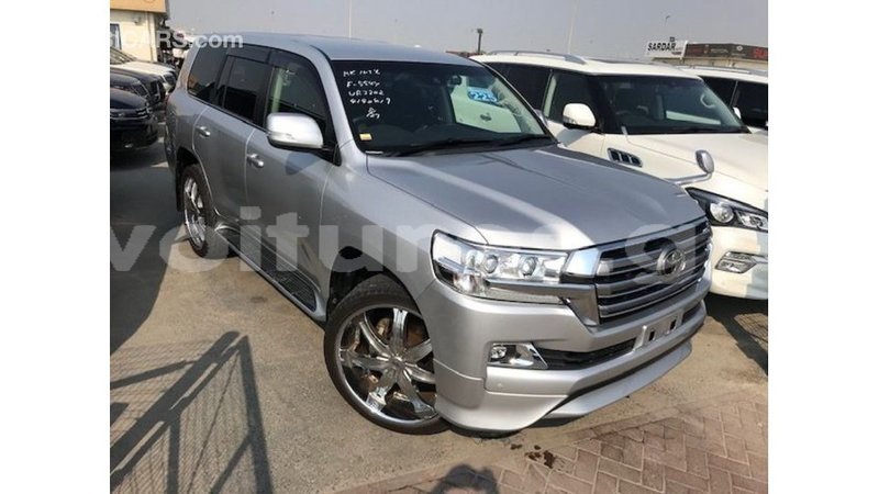 Big with watermark toyota land cruiser estuary import dubai 5628