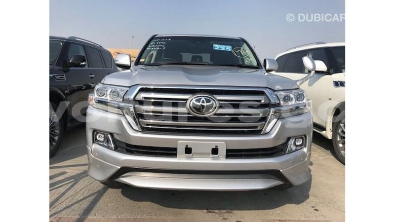 Big with watermark toyota land cruiser estuary import dubai 5628