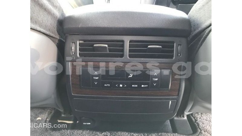 Big with watermark toyota land cruiser estuary import dubai 5628