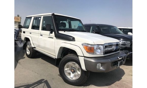 Buy Import Toyota Land Cruiser White Car in Import - Dubai in Estuary Buy Import Toyota Land Cruiser White Car in Import - Dubai in Estuary