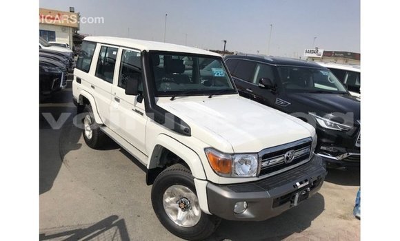 Buy Import Toyota Land Cruiser White Car in Import - Dubai in Estuary Buy Import Toyota Land Cruiser White Car in Import - Dubai in Estuary