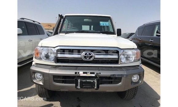 Buy Import Toyota Land Cruiser White Car in Import - Dubai in Estuary Buy Import Toyota Land Cruiser White Car in Import - Dubai in Estuary