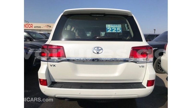 Big with watermark toyota land cruiser estuary import dubai 5631