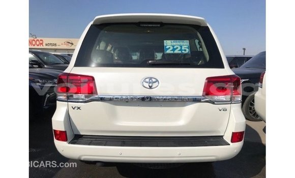 Buy Import Toyota Land Cruiser White Car in Import - Dubai in Estuary Buy Import Toyota Land Cruiser White Car in Import - Dubai in Estuary