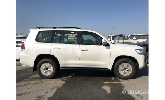 Buy Import Toyota Land Cruiser White Car in Import - Dubai in Estuary Buy Import Toyota Land Cruiser White Car in Import - Dubai in Estuary