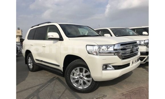 Sayi Imported Toyota Land Cruiser White Mota in Import - Dubai a estuary Sayi Imported Toyota Land Cruiser White Mota in Import - Dubai a estuary
