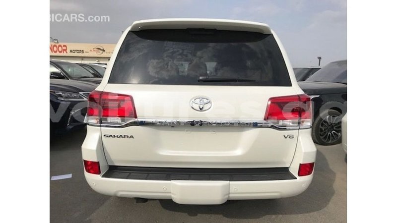 Big with watermark toyota land cruiser estuary import dubai 5632