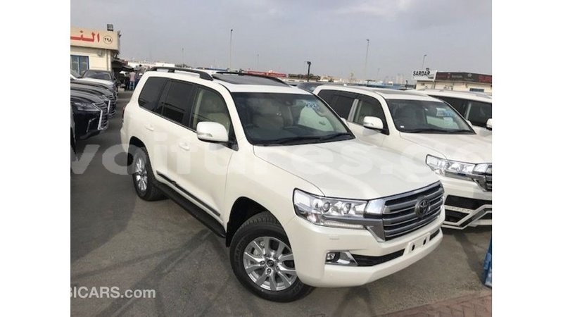 Big with watermark toyota land cruiser estuary import dubai 5632