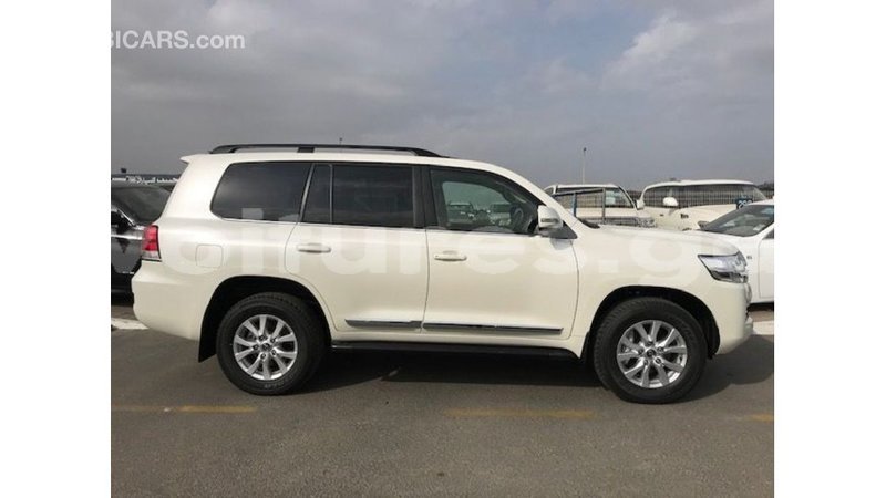 Big with watermark toyota land cruiser estuary import dubai 5632