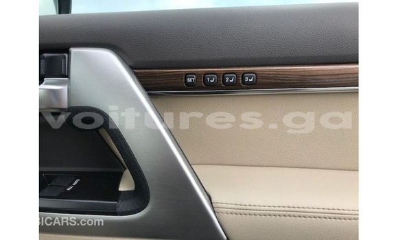 Sayi Imported Toyota Land Cruiser White Mota in Import - Dubai a estuary Sayi Imported Toyota Land Cruiser White Mota in Import - Dubai a estuary