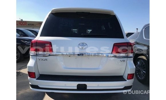 Acheter Import Voiture Toyota Land Cruiser Blanc à Import - Dubai, Estuaire Acheter Import Voiture Toyota Land Cruiser Blanc à Import - Dubai, Estuaire