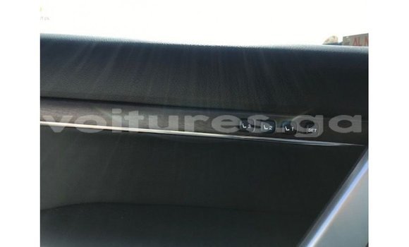 Acheter Import Voiture Toyota Land Cruiser Blanc à Import - Dubai, Estuaire Acheter Import Voiture Toyota Land Cruiser Blanc à Import - Dubai, Estuaire