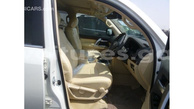 Big with watermark toyota land cruiser estuary import dubai 5635