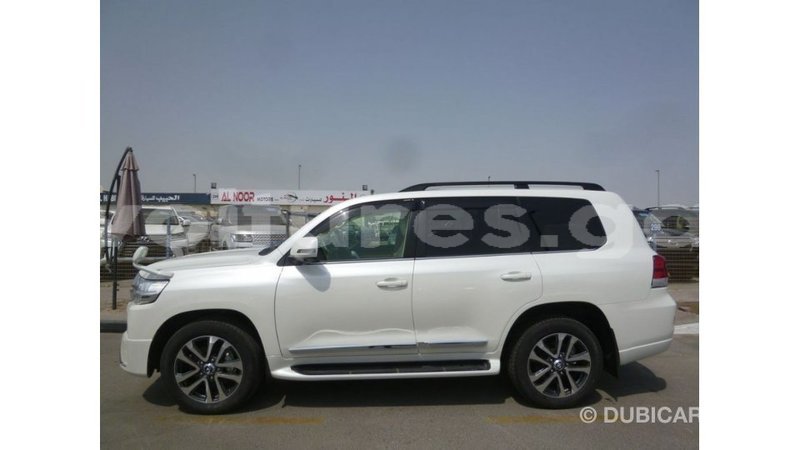 Big with watermark toyota land cruiser estuary import dubai 5635