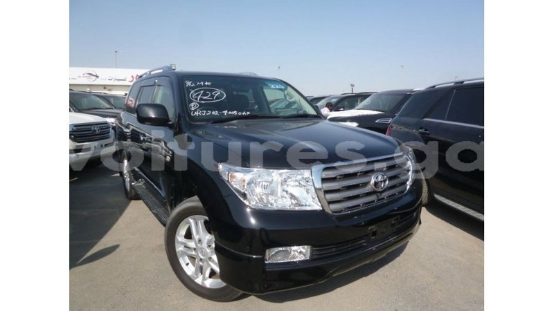 Big with watermark toyota land cruiser estuary import dubai 5636