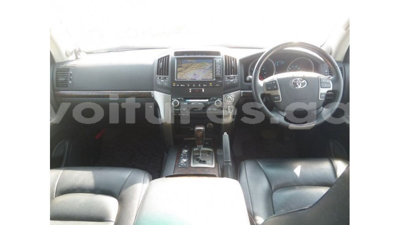 Big with watermark toyota land cruiser estuary import dubai 5636