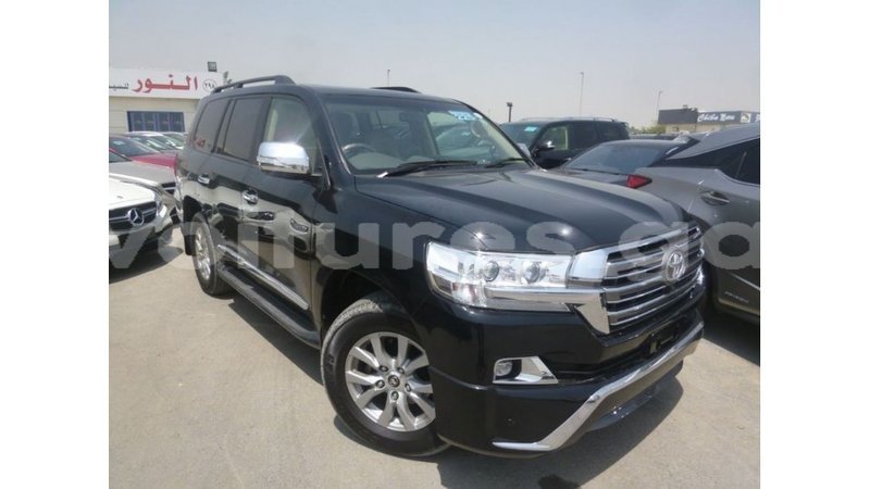 Big with watermark toyota land cruiser estuary import dubai 5637