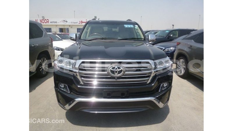 Big with watermark toyota land cruiser estuary import dubai 5637