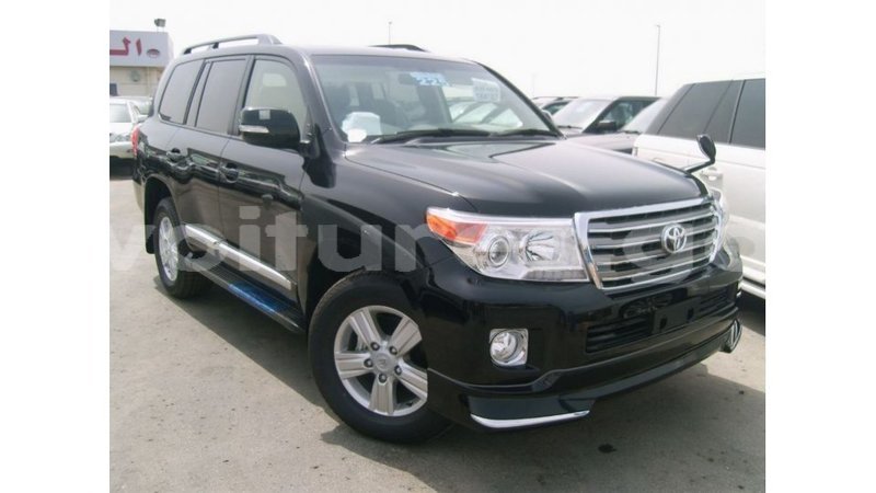 Big with watermark toyota land cruiser estuary import dubai 5640