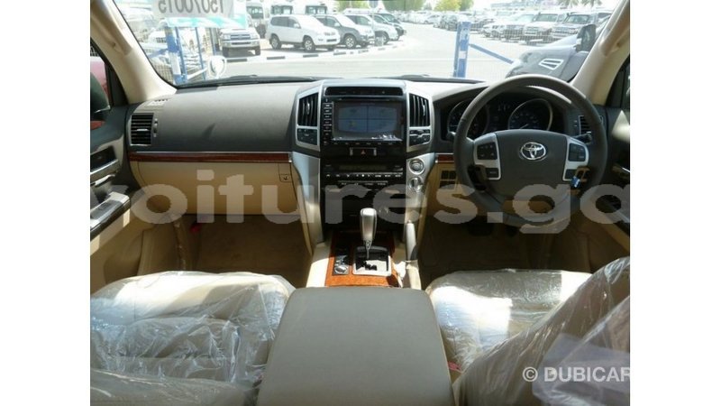 Big with watermark toyota land cruiser estuary import dubai 5645