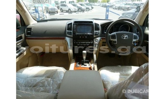 Sayi Imported Toyota Land Cruiser White Mota in Import - Dubai a estuary Sayi Imported Toyota Land Cruiser White Mota in Import - Dubai a estuary