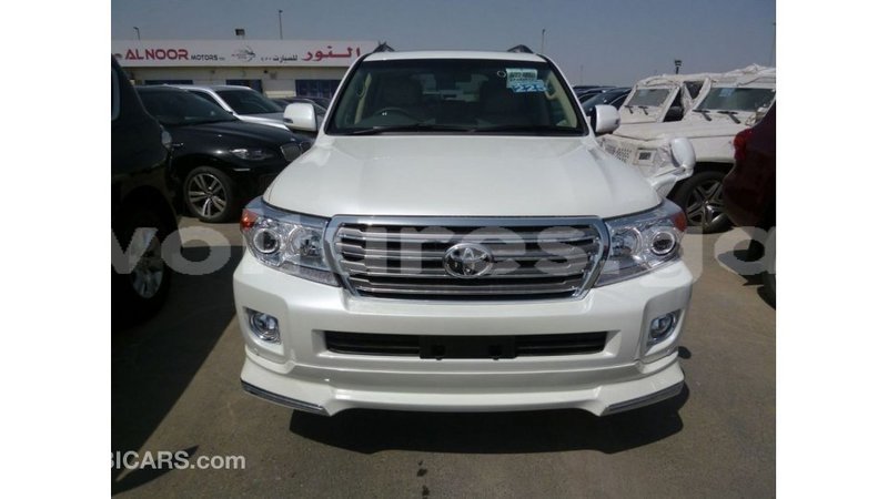 Big with watermark toyota land cruiser estuary import dubai 5645