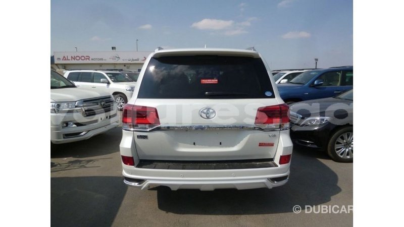 Big with watermark toyota land cruiser estuary import dubai 5646