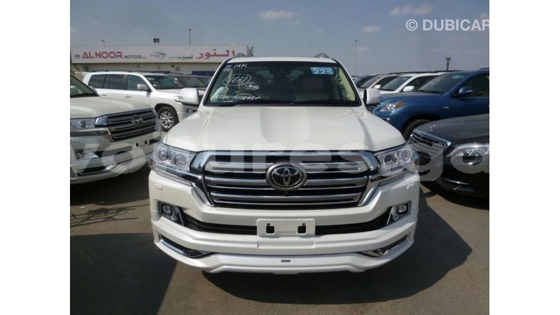 Big with watermark toyota land cruiser estuary import dubai 5646