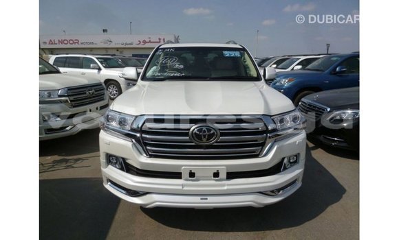 Sayi Imported Toyota Land Cruiser White Mota in Import - Dubai a estuary Sayi Imported Toyota Land Cruiser White Mota in Import - Dubai a estuary