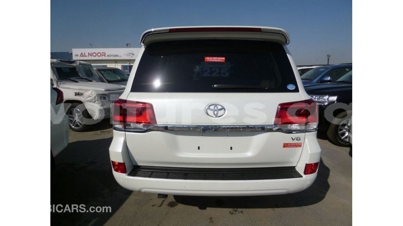 Big with watermark toyota land cruiser estuary import dubai 5647