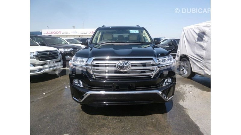 Big with watermark toyota land cruiser estuaire import dubai 5648