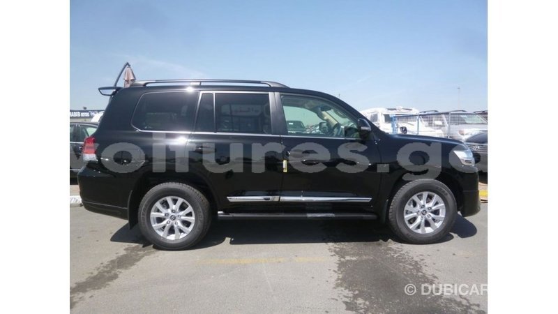 Big with watermark toyota land cruiser estuaire import dubai 5648