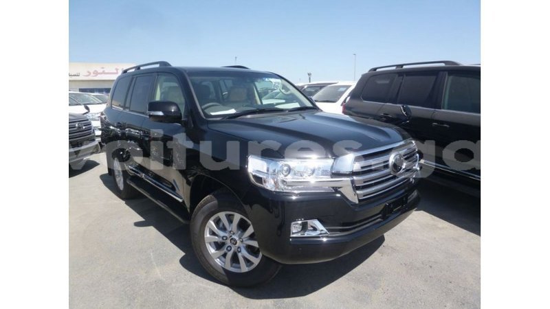 Big with watermark toyota land cruiser estuary import dubai 5649