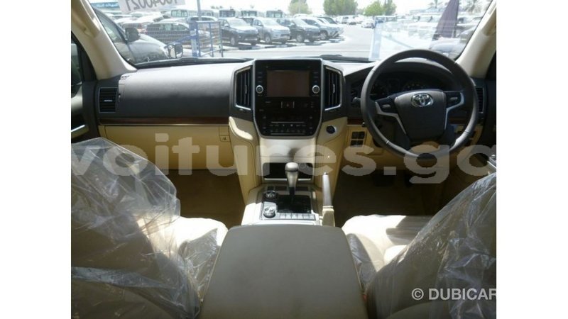 Big with watermark toyota land cruiser estuaire import dubai 5649