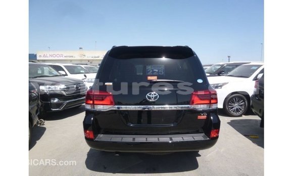 Acheter Import Voiture Toyota Land Cruiser Noir à Import - Dubai, Estuaire Acheter Import Voiture Toyota Land Cruiser Noir à Import - Dubai, Estuaire