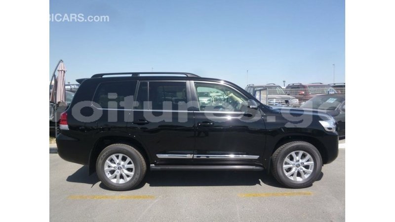 Big with watermark toyota land cruiser estuary import dubai 5649