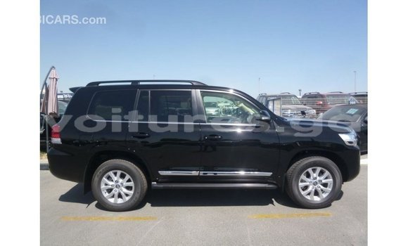 Acheter Import Voiture Toyota Land Cruiser Noir à Import - Dubai, Estuaire Acheter Import Voiture Toyota Land Cruiser Noir à Import - Dubai, Estuaire