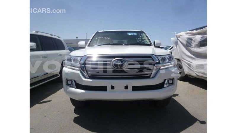 Big with watermark toyota land cruiser estuaire import dubai 5650