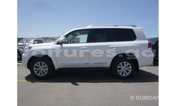 Acheter Import Voiture Toyota Land Cruiser Blanc à Import - Dubai, Estuaire Acheter Import Voiture Toyota Land Cruiser Blanc à Import - Dubai, Estuaire
