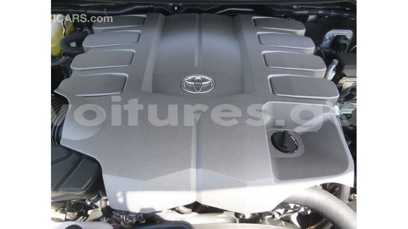 Big with watermark toyota land cruiser estuary import dubai 5650