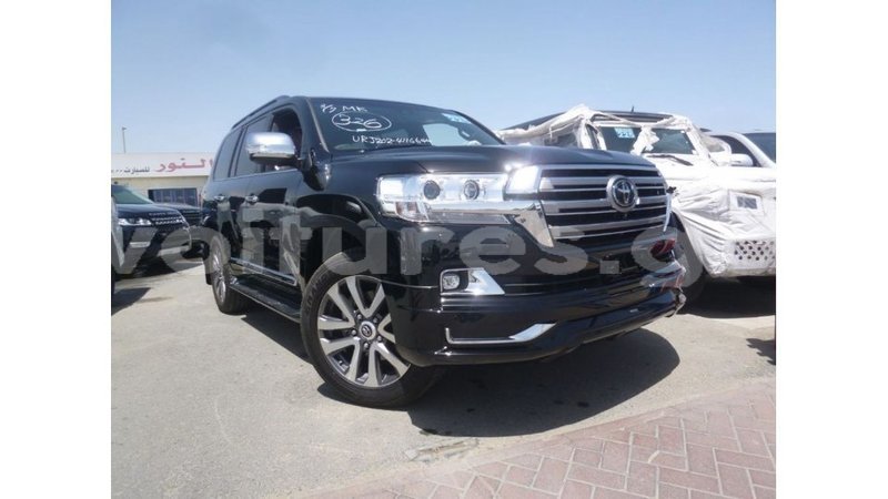 Big with watermark toyota land cruiser estuary import dubai 5651