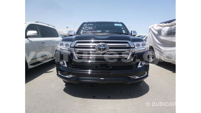 Big with watermark toyota land cruiser estuary import dubai 5651